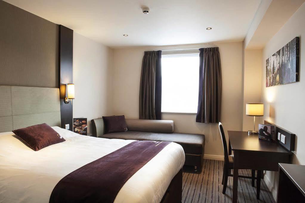 Premier Inn เฮล ภายนอก รูปภาพ